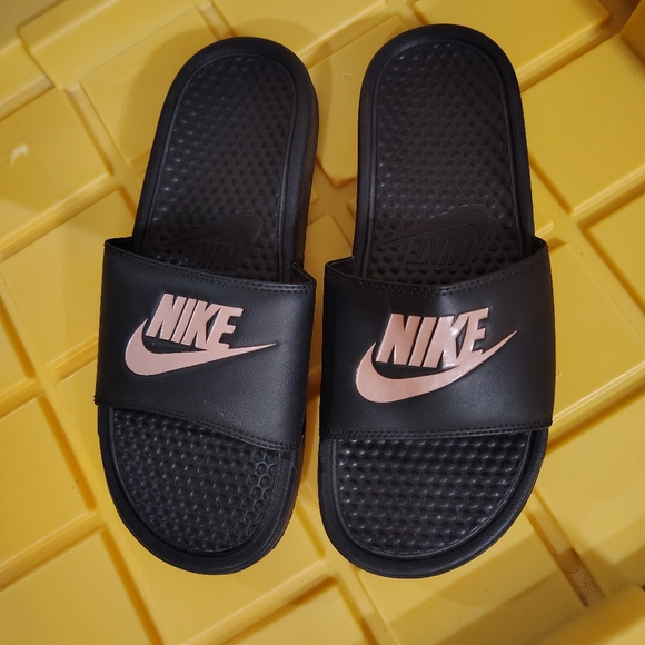 Nike Slides - Picture 2 of 6